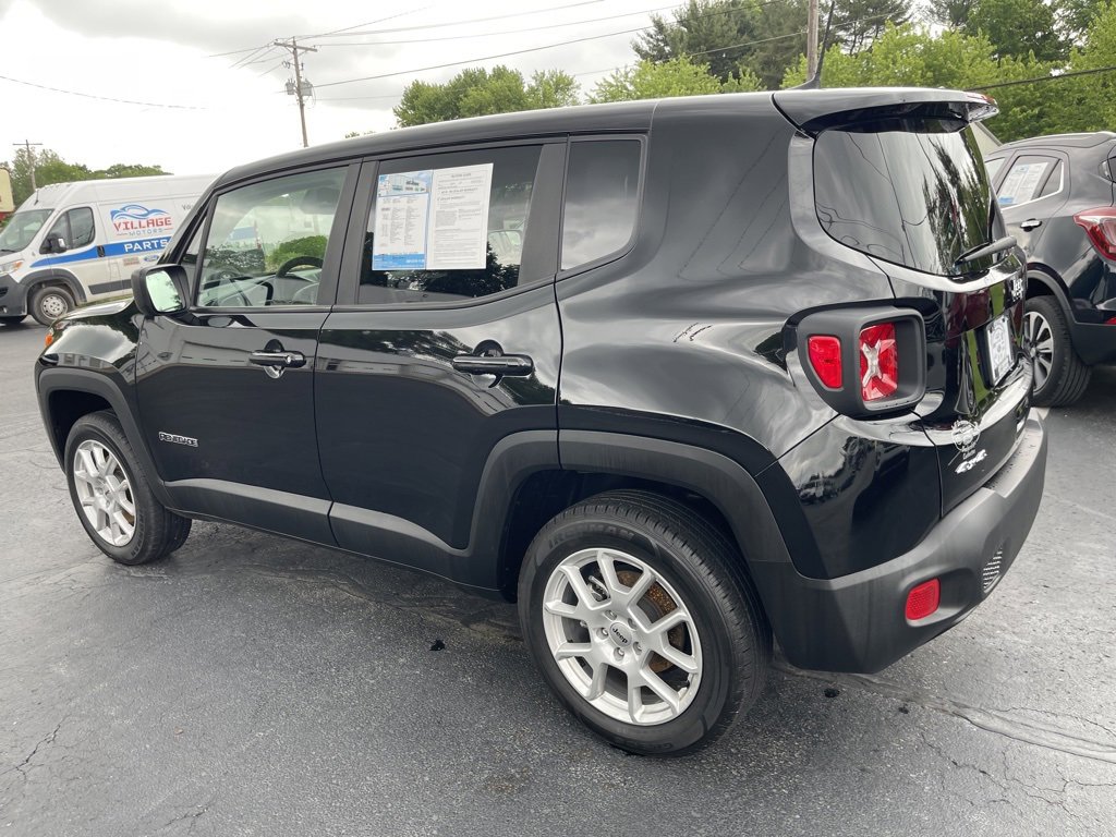 Used 2023 Jeep Renegade Latitude image 4