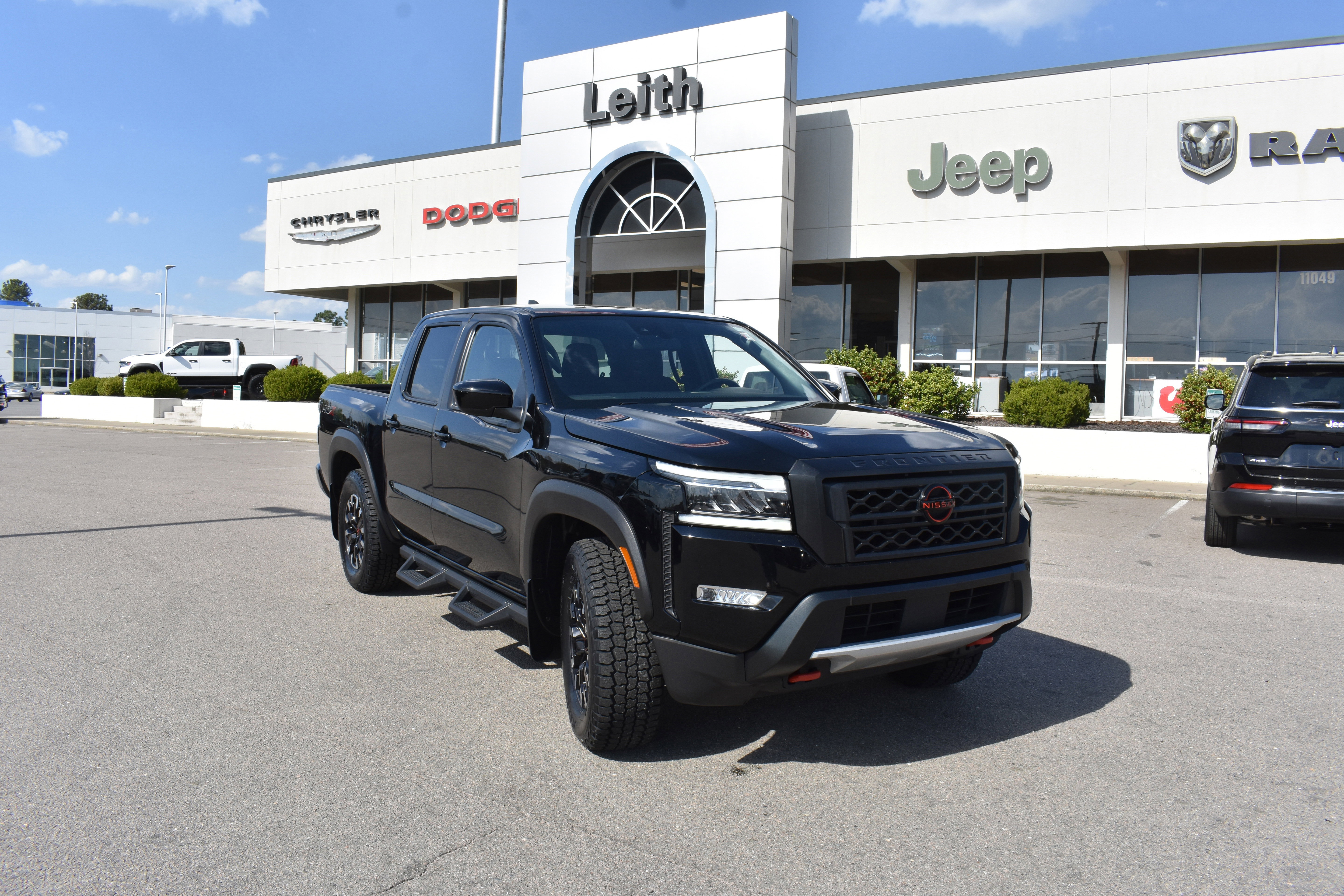 Used 2023 Nissan Frontier Pro-X w/ Technology Package image 1