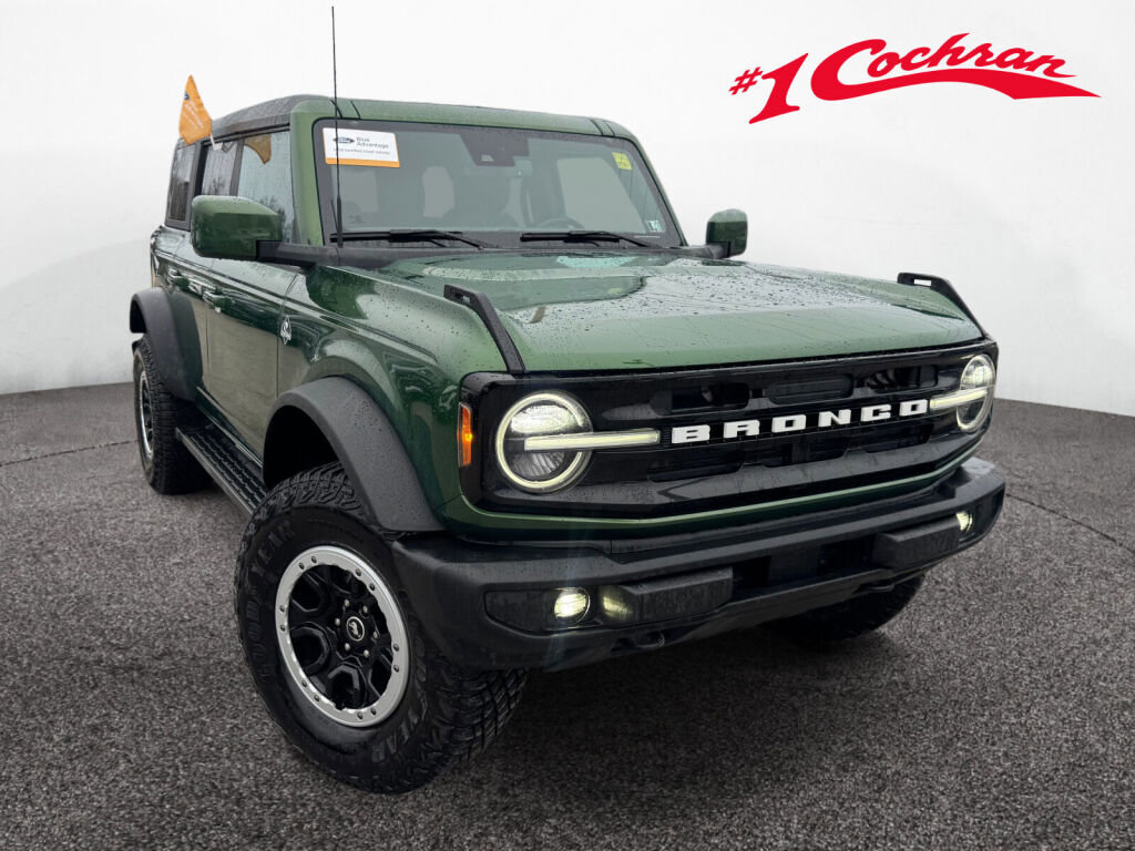 Used 2023 Ford Bronco Outer Banks w/ Sasquatch Package image 1