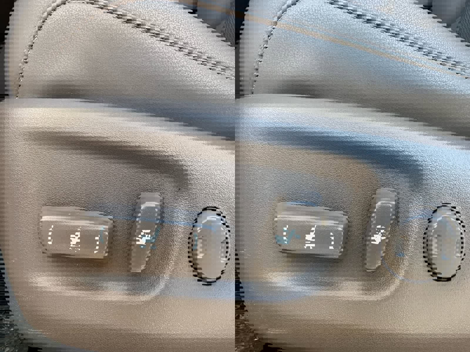 Used 2023 Lexus GX 460 Premium w/ Premium Package image 25