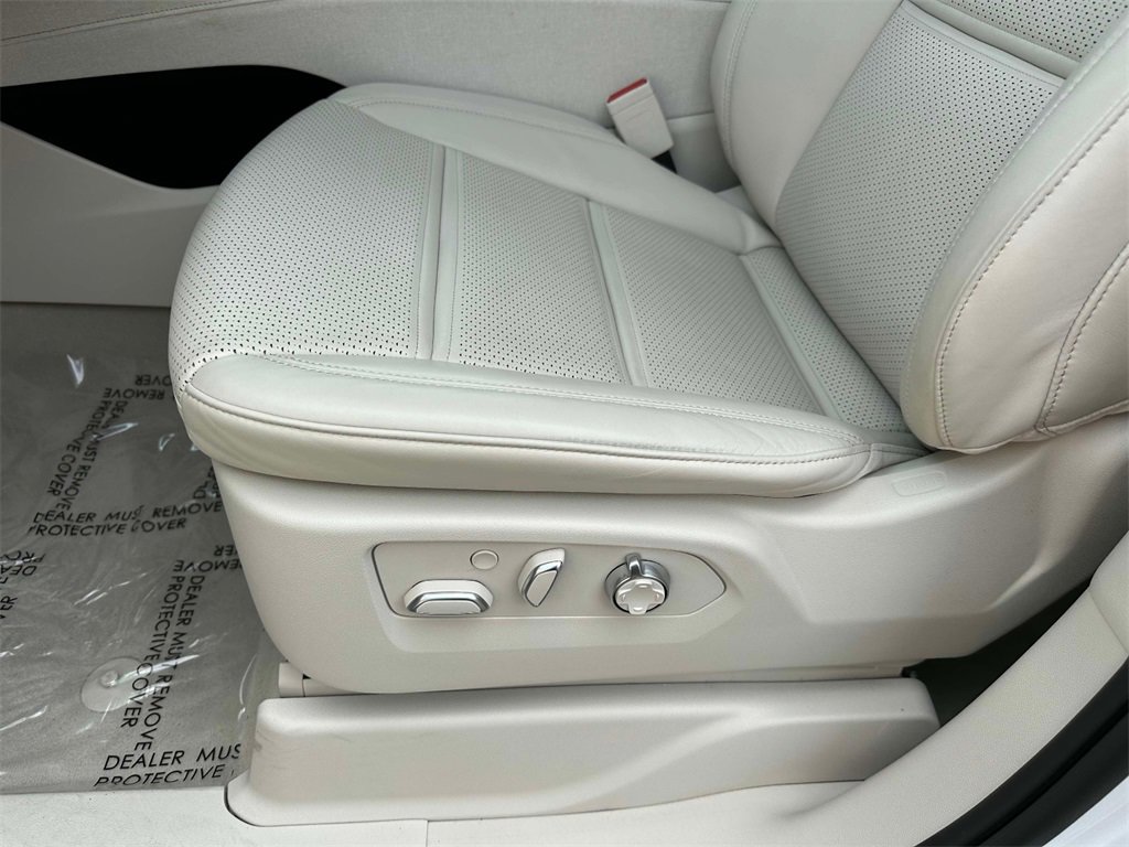 Certified 2024 Cadillac Escalade ESV Sport Platinum w/ LPO, ONYX Package image 3