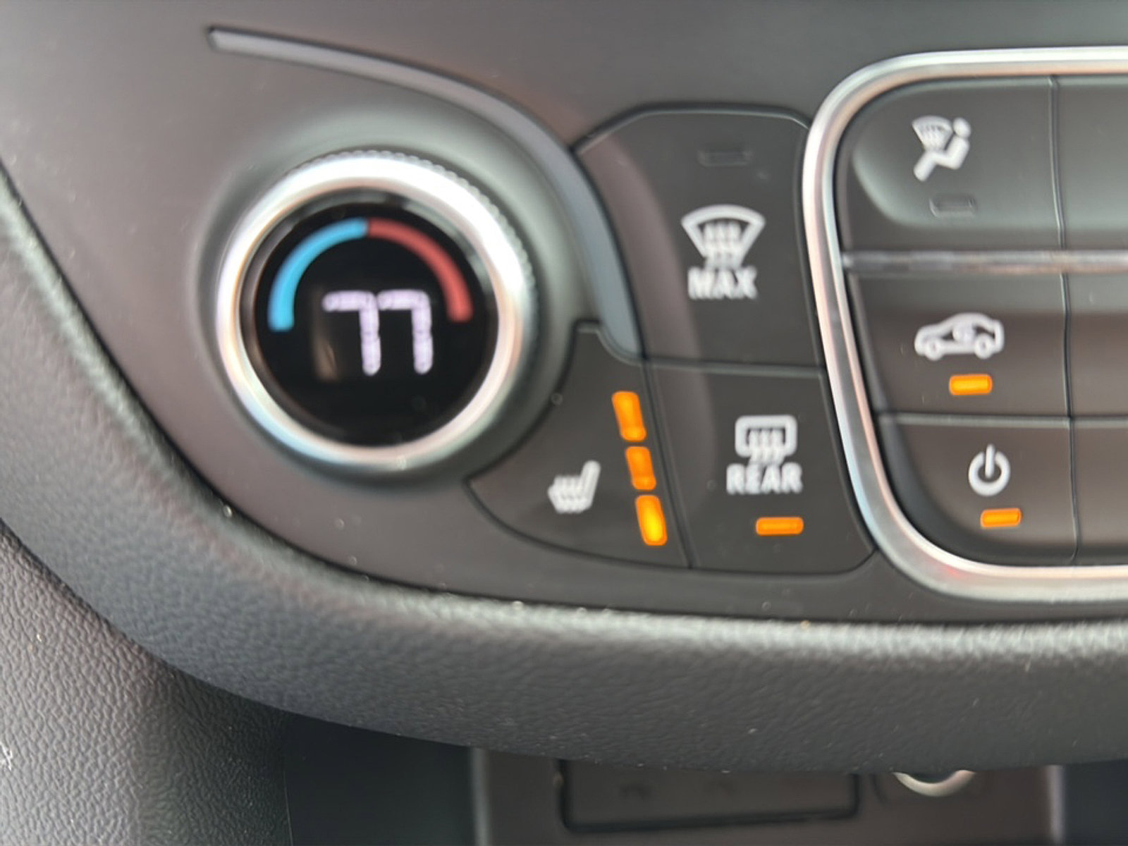 Used 2024 Chevrolet Equinox LT AWD/4WD image 12