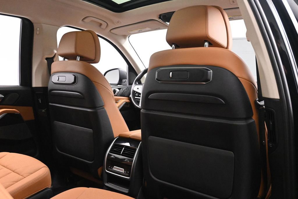 Used 2024 BMW X7 xDrive40i w/ Executive Package AWD/4WD image 24