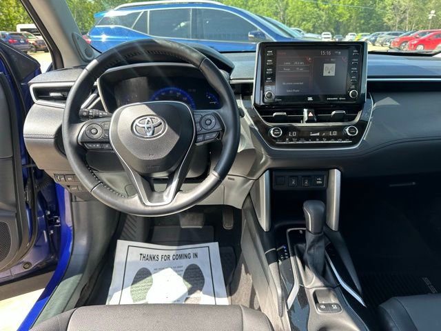 Used 2022 Toyota Corolla Cross XLE w/ Convenience Package AWD/4WD image 19