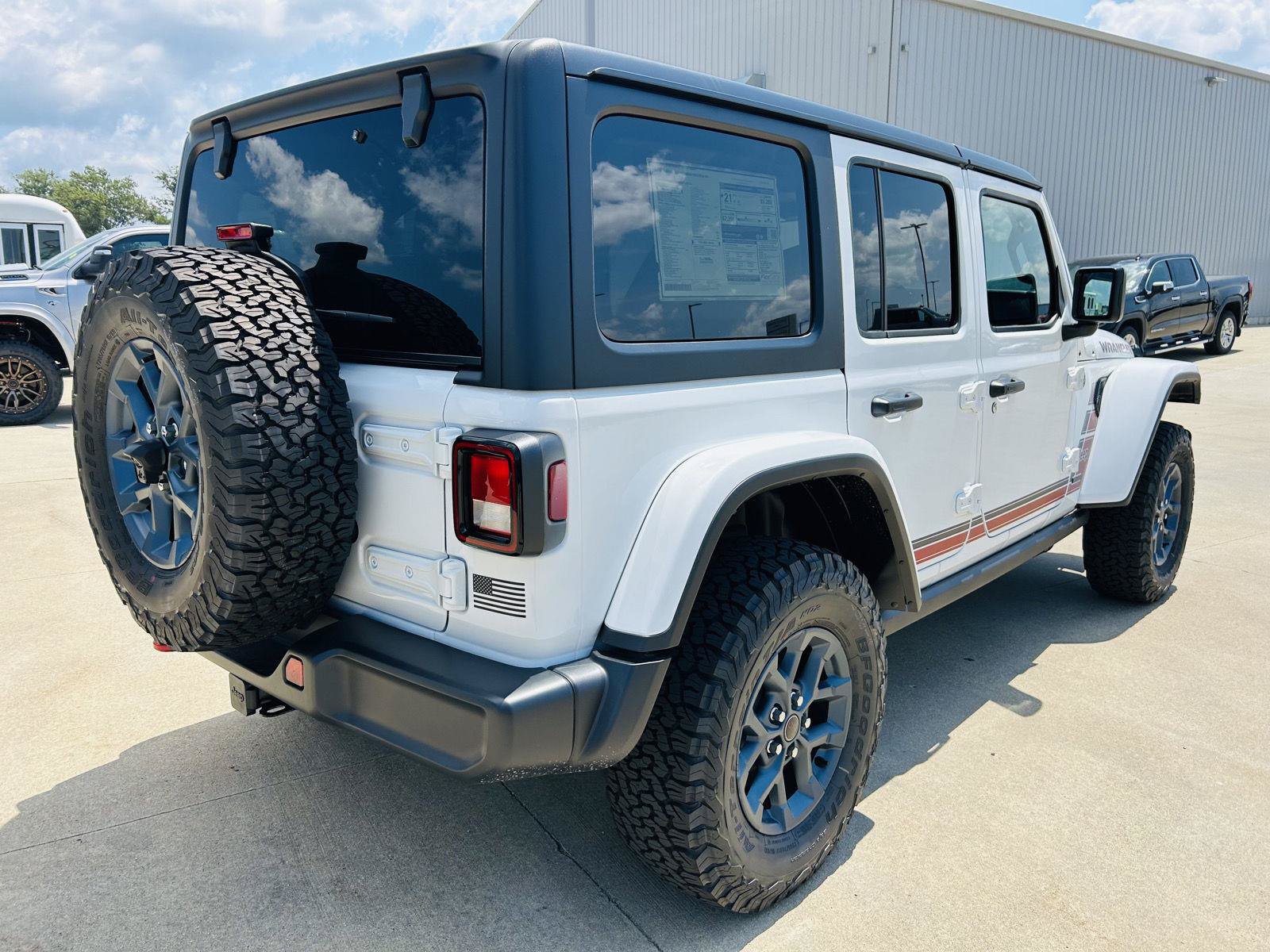 New 2026 Jeep Wrangler Unlimited Sport w/ Dual Top Group AWD/4WD image 37