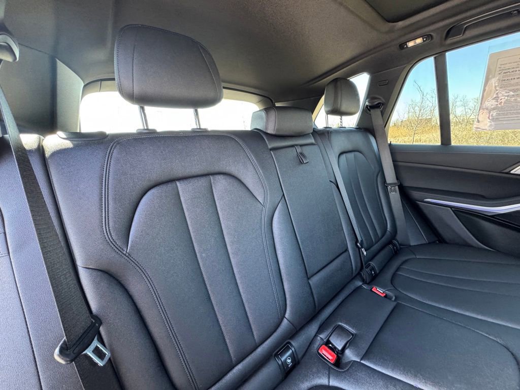 Used 2022 BMW X5 xDrive40i w/ Premium Package image 27