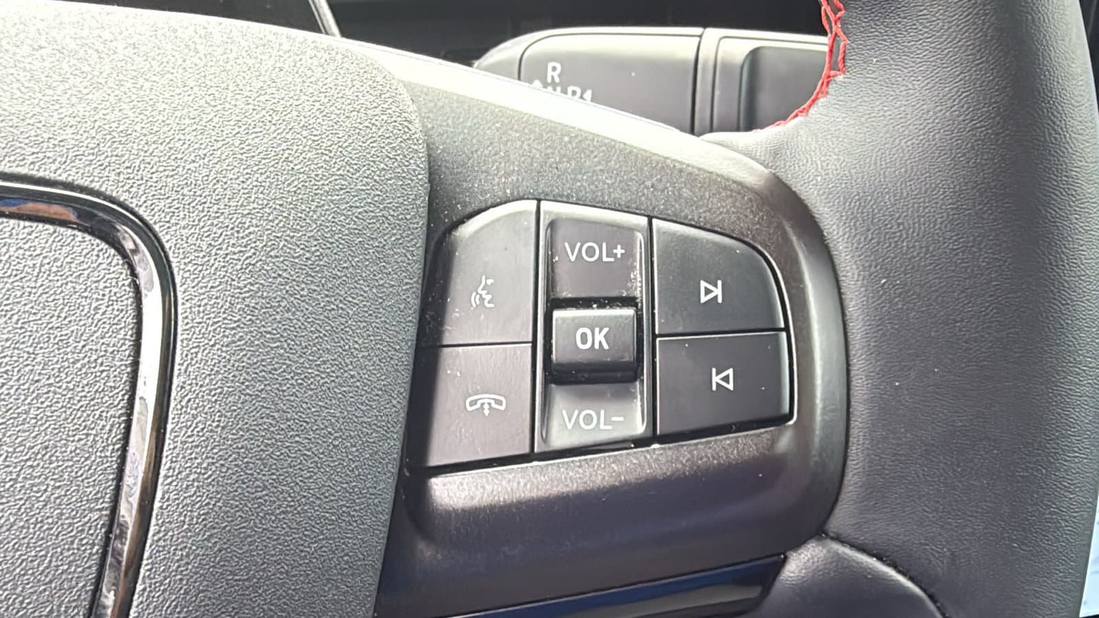 Used 2025 Ford Mustang Mach-E Premium w/ Sport Appearance Package AWD/4WD image 18
