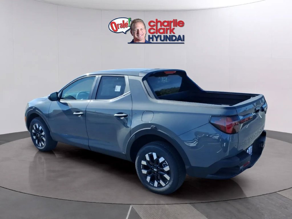 New 2027 Hyundai Santa Cruz SE FWD image 3