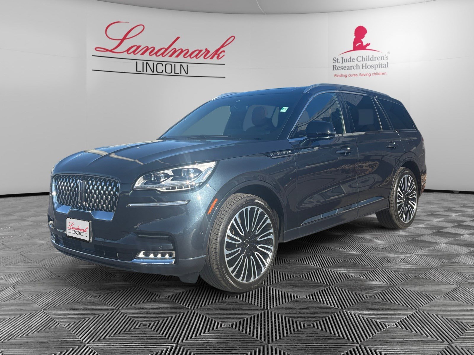 Certified 2024 Lincoln Aviator Black Label w/ Dynamic Handling Package image 1