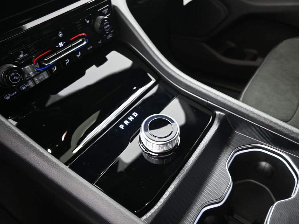 New 2025 Jeep Grand Cherokee Laredo image 9