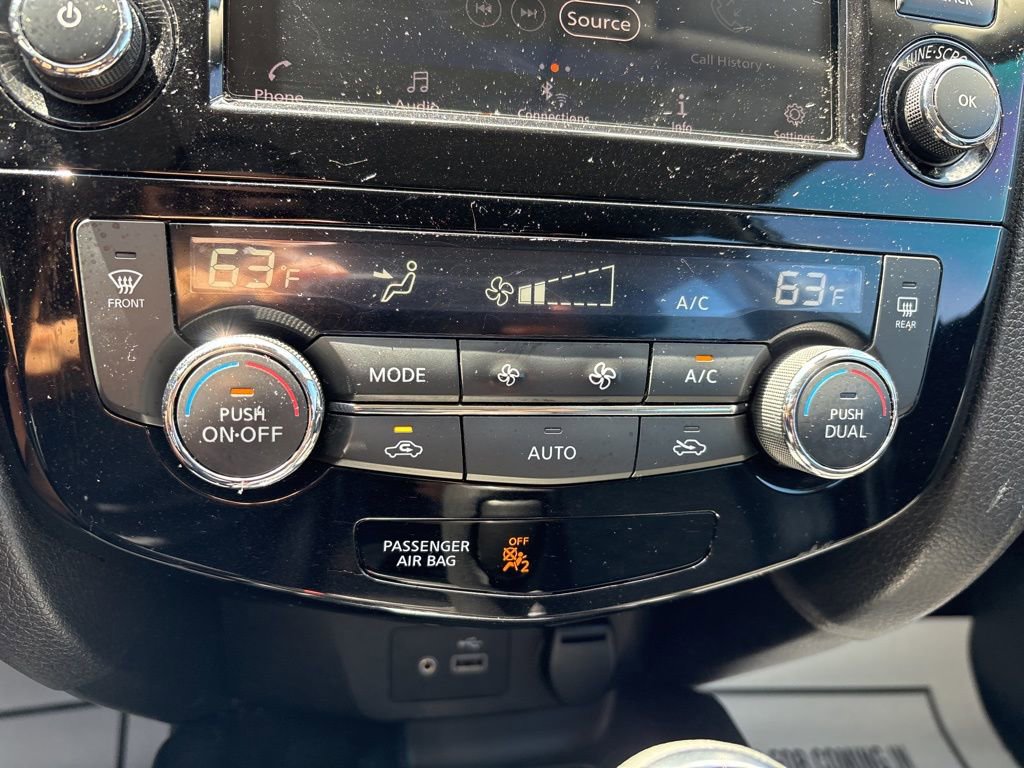Used 2022 Nissan Rogue Sport SV w/ Technology Package FWD image 22