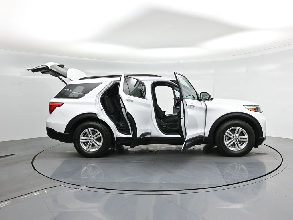 Certified 2021 Ford Explorer XLT image 4