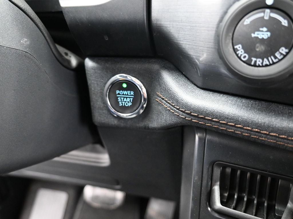 Used 2024 Ford F150 Lightning Lariat image 18