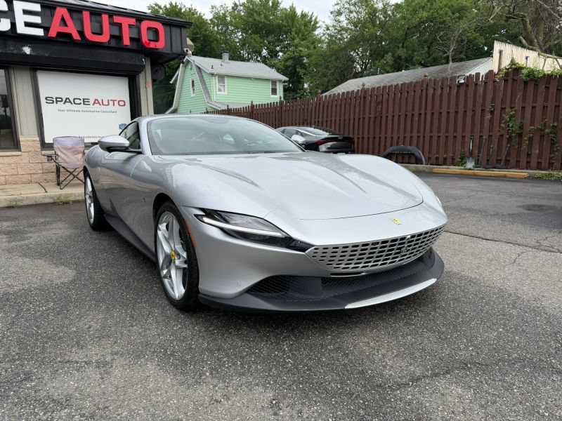Used 2021 Ferrari Roma RWD image 4