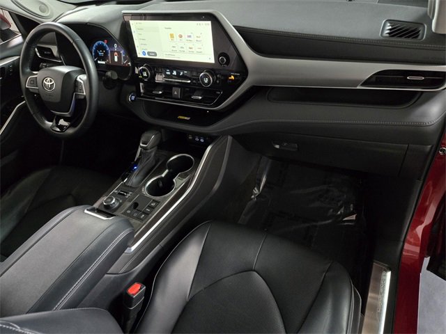 Used 2023 Toyota Highlander Platinum image 24