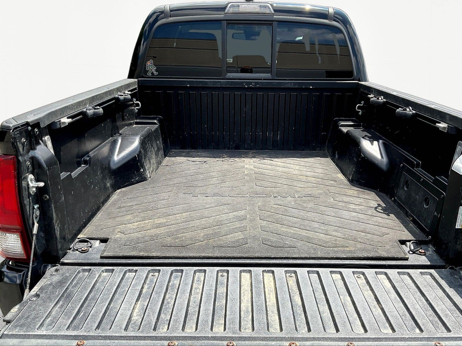 Used 2023 Toyota Tacoma SR AWD/4WD image 7