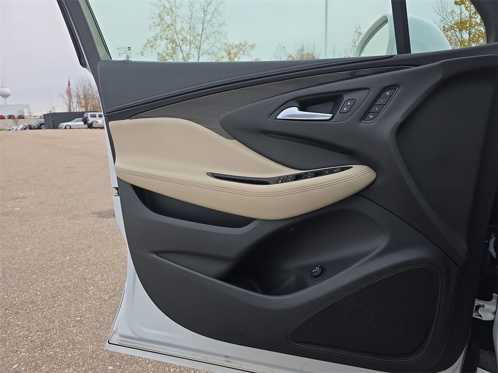 Certified 2019 Buick Envision Essence w/ LPO, Cargo Package image 27