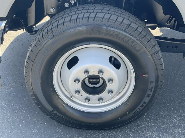 New 2026 Ford F350 XLT w/ XLT Premium Package AWD/4WD image 33