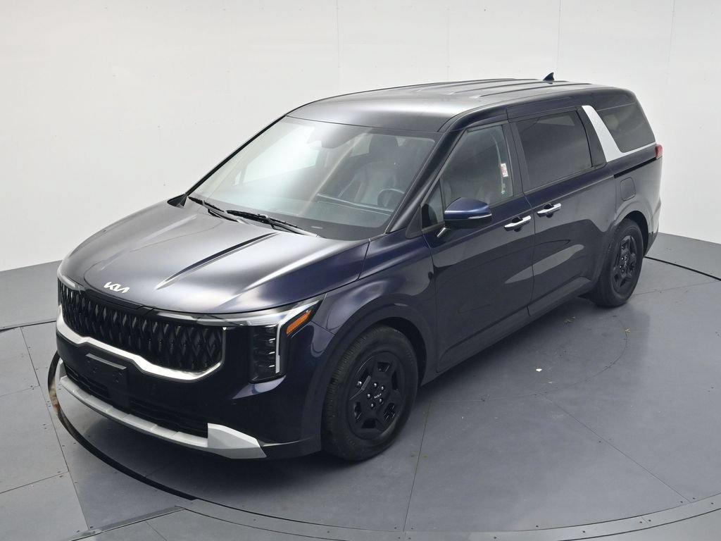 Used 2025 Kia Carnival FWD image 33