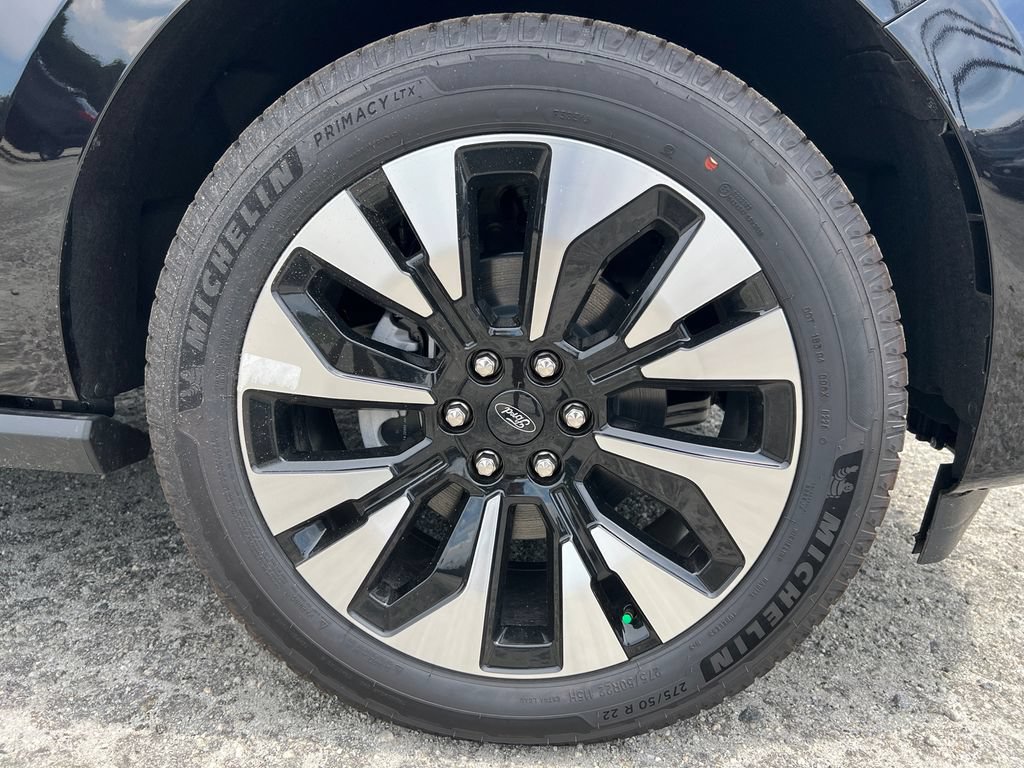 New 2026 Ford Expedition Max Platinum w/ Driver's Package AWD/4WD image 13