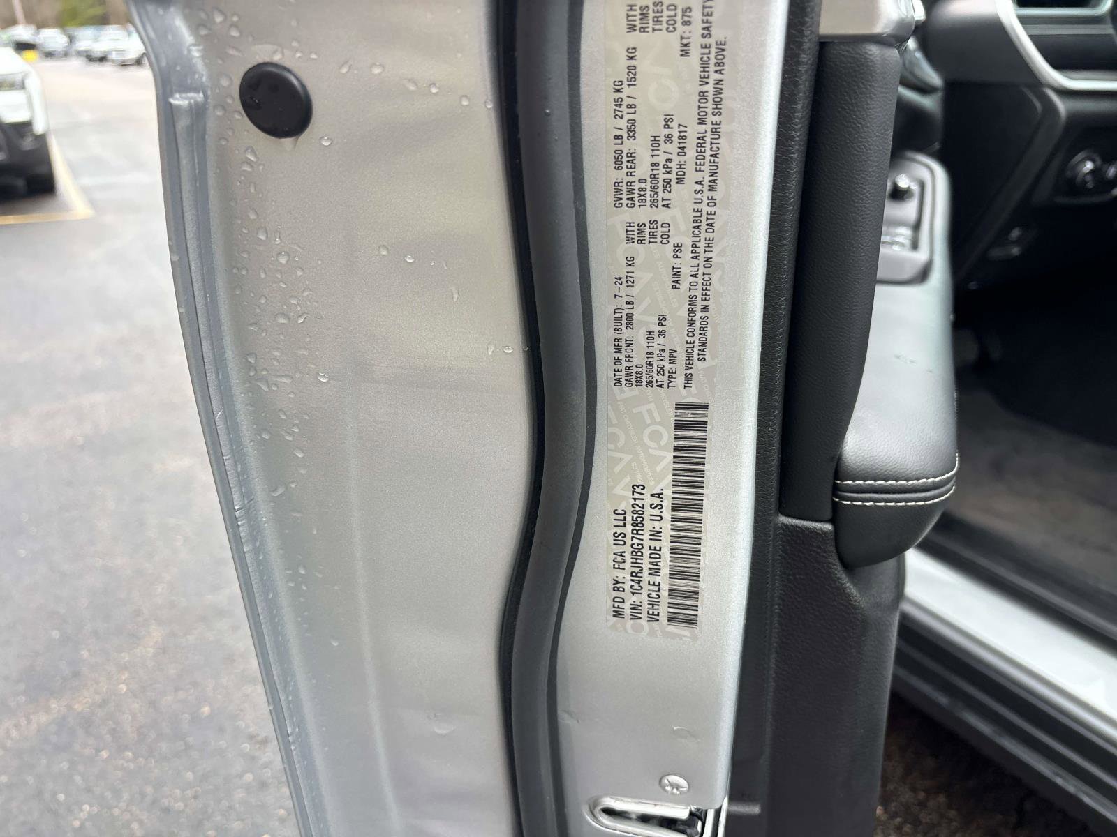 Used 2024 Jeep Grand Cherokee Limited image 30