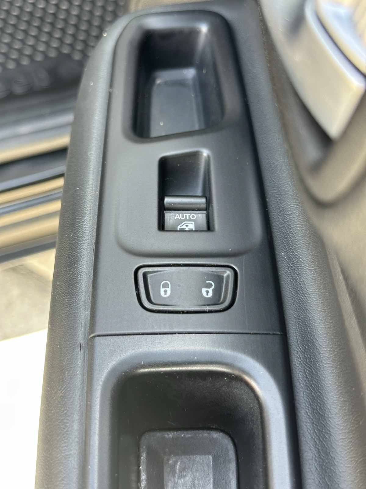 Used 2019 Jeep Renegade Altitude w/ Quick Order Package 2XM AWD/4WD image 28