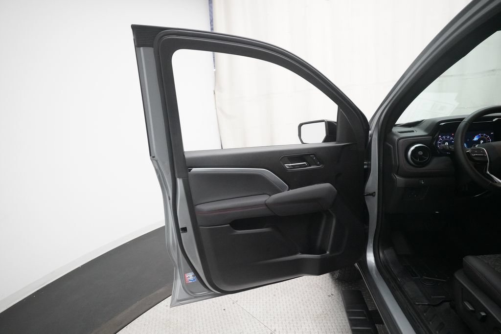 Used 2024 Chevrolet Colorado Z71 w/ Z71 Convenience Package 2 AWD/4WD image 27