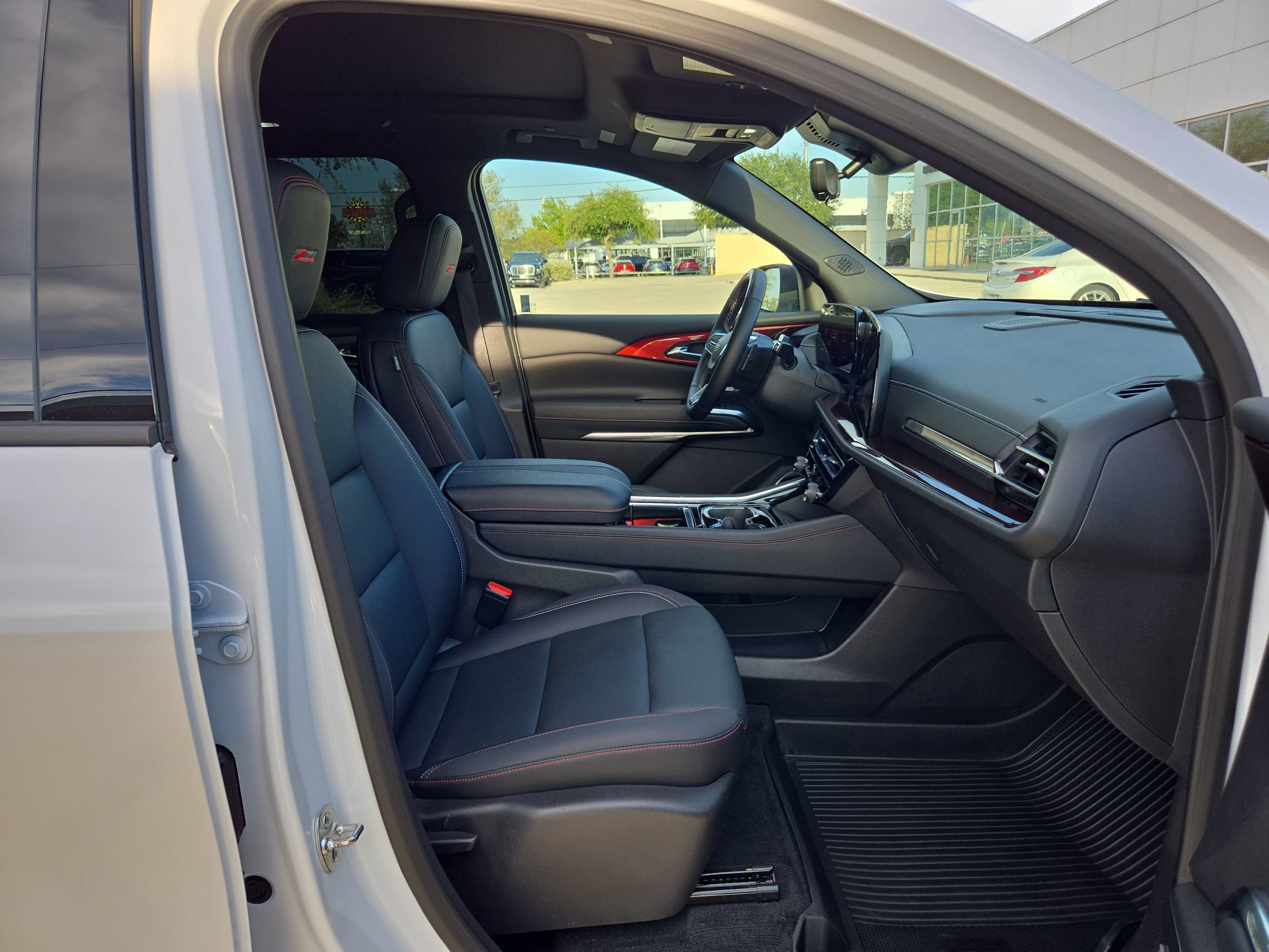 Certified 2025 Chevrolet Traverse Z71 w/ Enhanced Driving Package AWD/4WD image 24