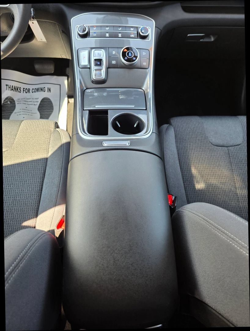 Used 2023 Hyundai Santa Fe SE AWD/4WD image 16