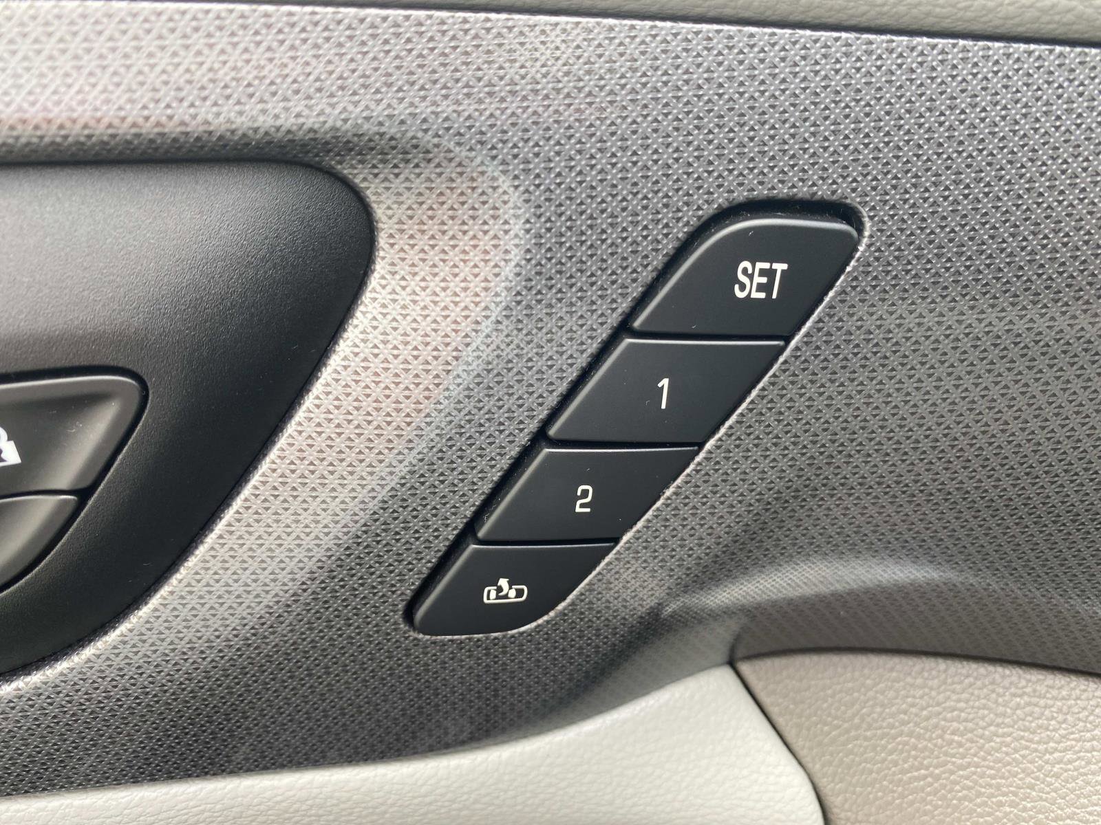 Used 2021 Chevrolet Traverse Premier image 17