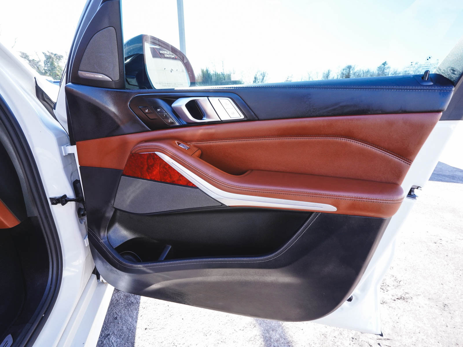 Used 2022 BMW ALPINA XB7 image 12