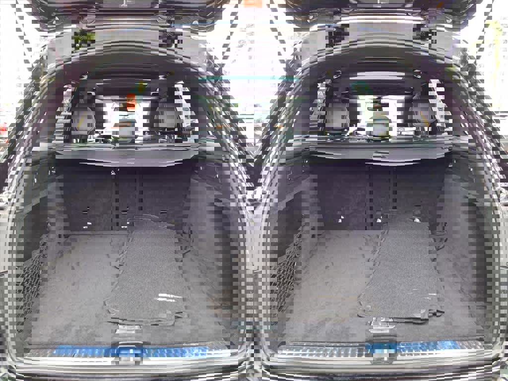 Used 2019 Mercedes-Benz GLC 300 image 6