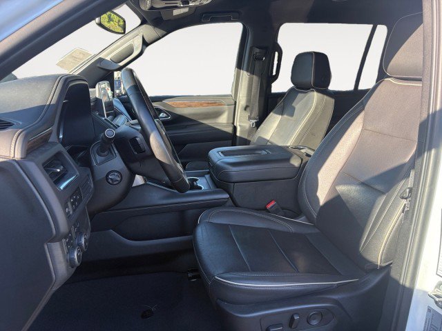 Used 2023 Chevrolet Suburban Premier AWD/4WD image 2