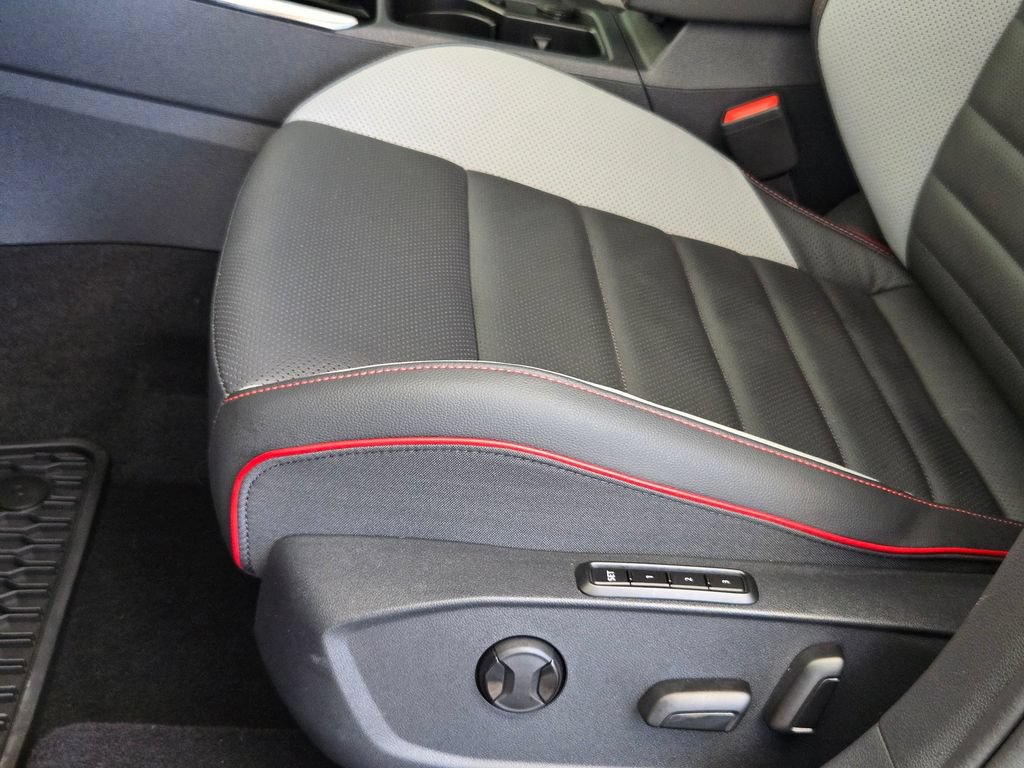 Used 2024 Volkswagen GTI SE FWD image 14
