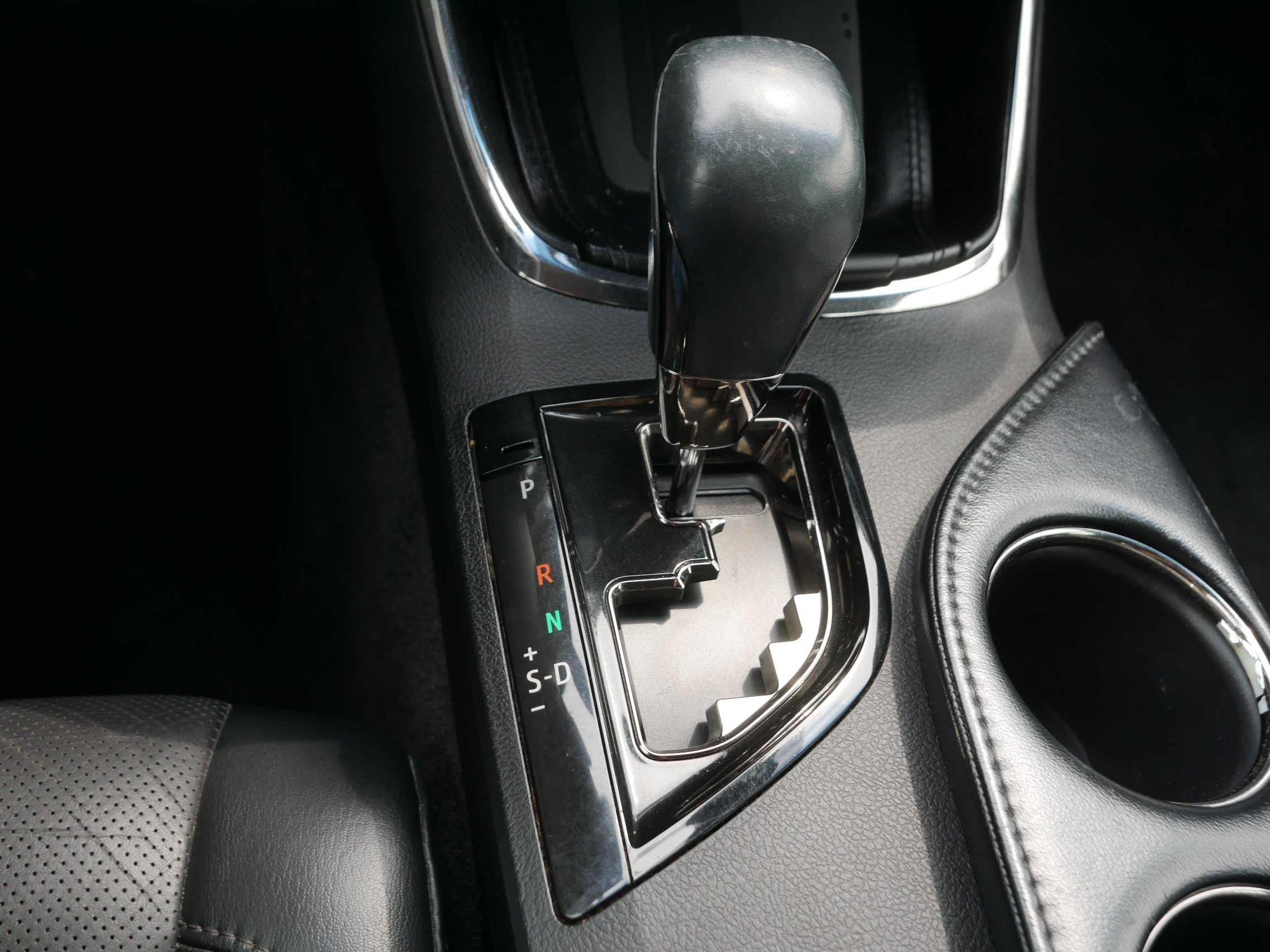 Used 2016 Toyota Avalon Limited w/ Toyota Safety Sense Package FWD image 24