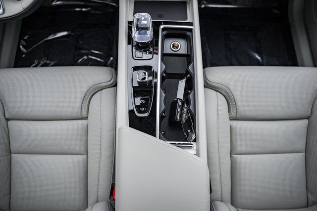 New 2026 Volvo XC60 B5 Ultra w/ Protection Package Premier image 25