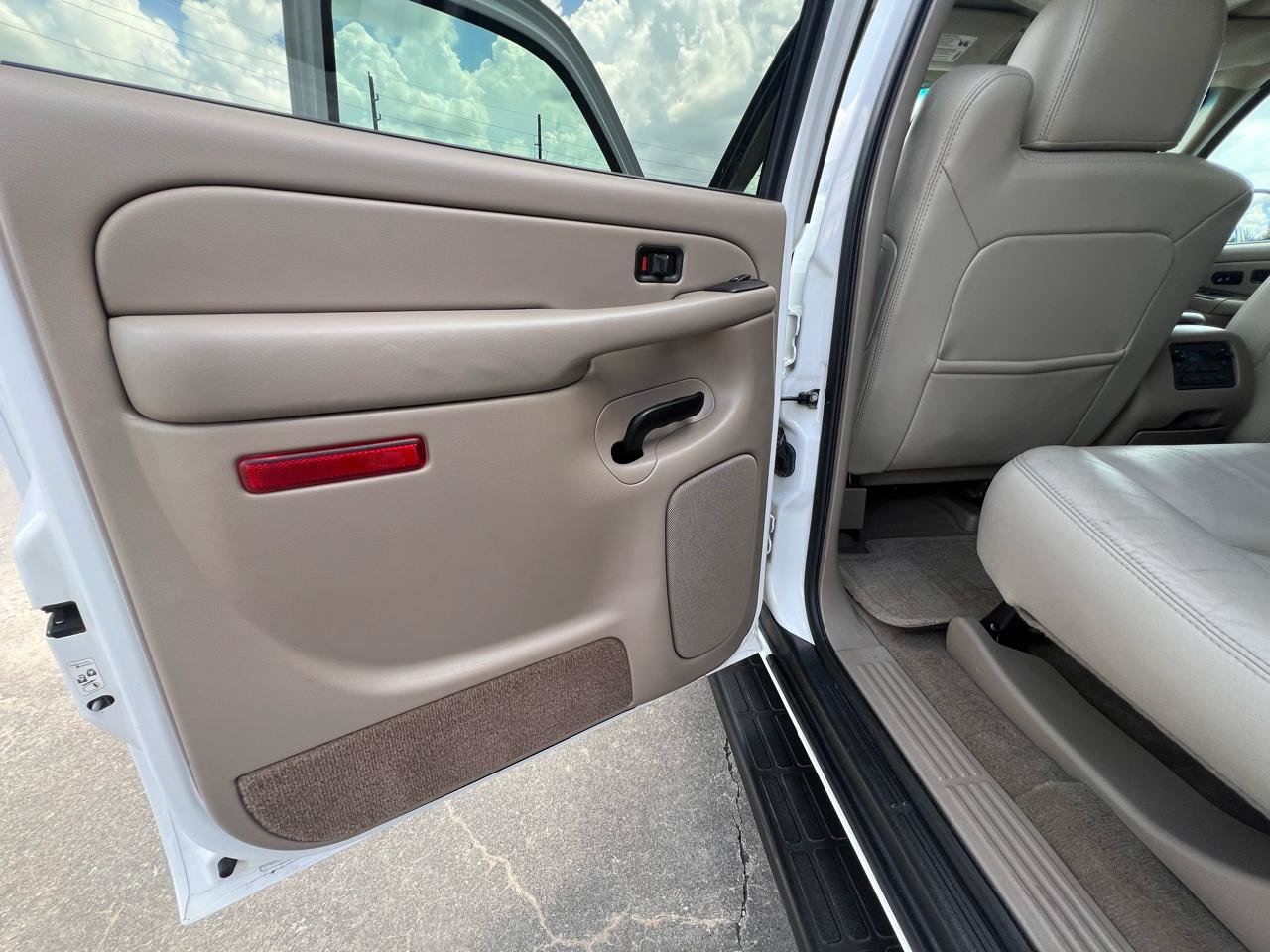 Used 2004 GMC Yukon XL SLT w/ Preferred Equipment Group RWD image 29