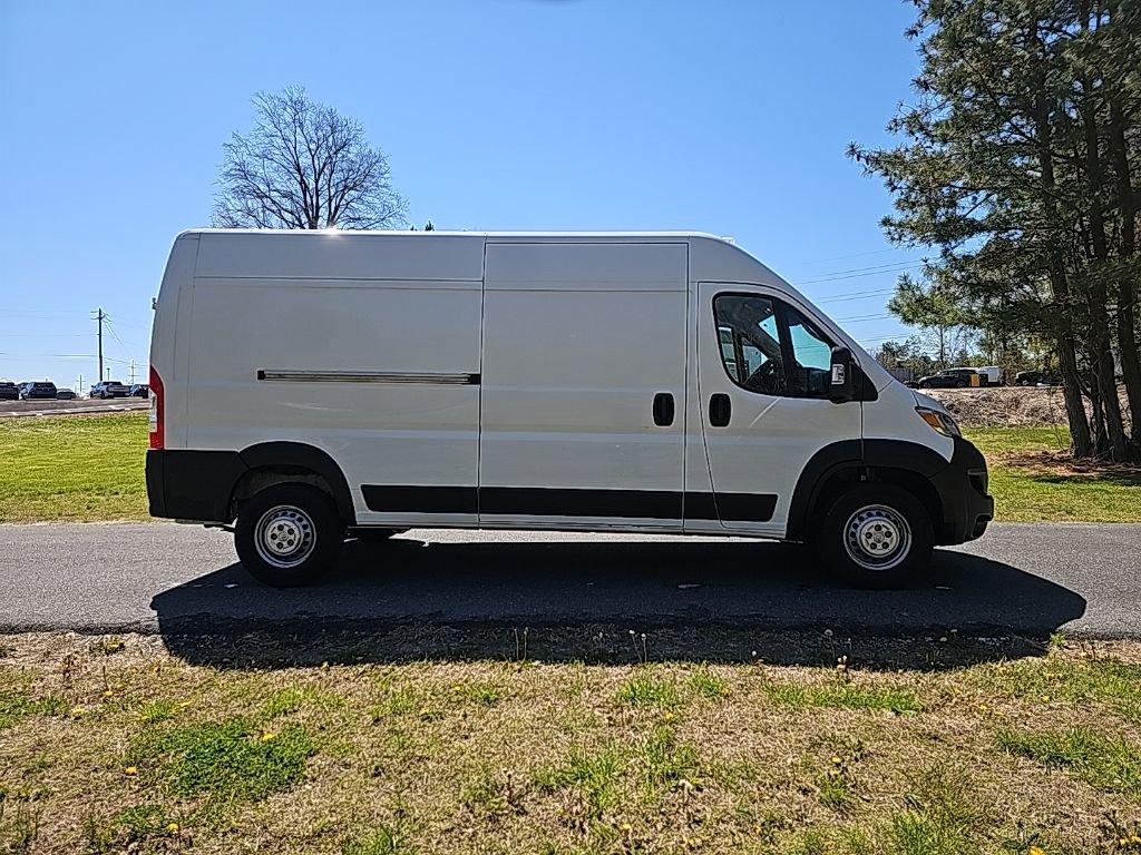 Used 2025 RAM ProMaster 2500 w/ Convenience Group image 4