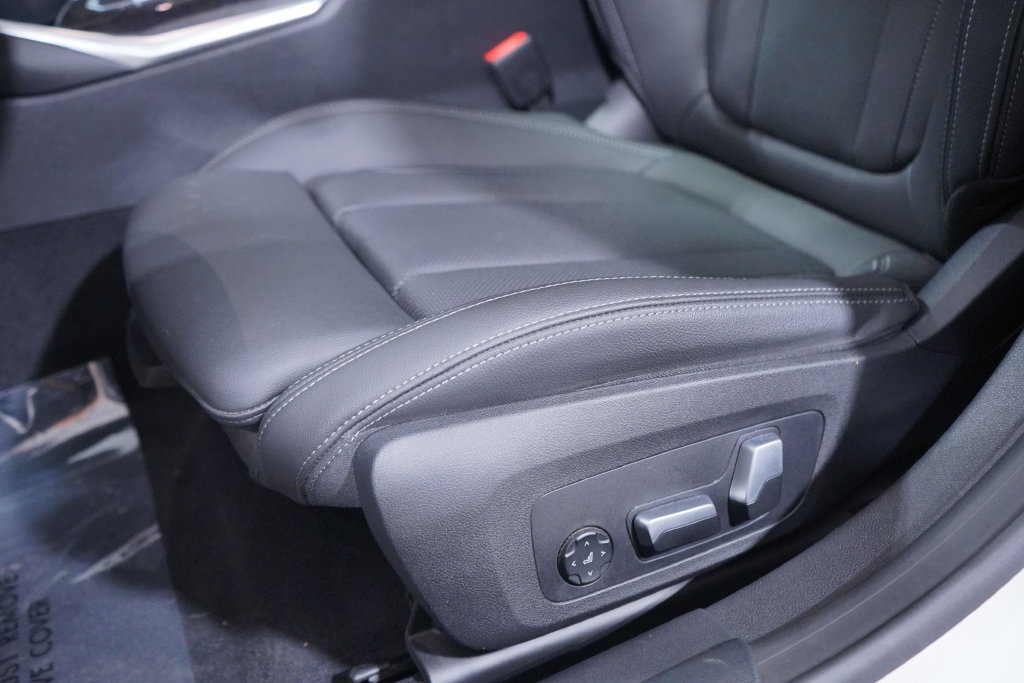 Used 2024 BMW i4 eDrive35 w/ Convenience Package RWD image 8