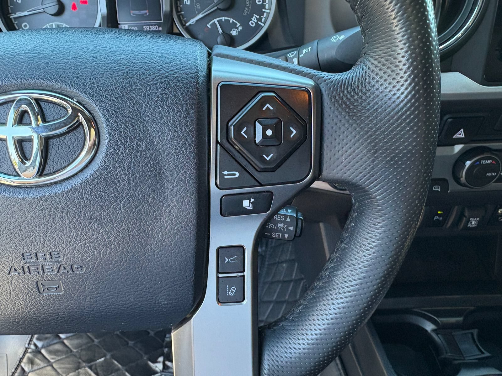 Used 2019 Toyota Tacoma Limited AWD/4WD image 34