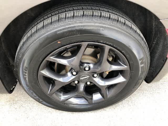 Certified 2020 Chrysler Pacifica Touring w/ S Appearance Package FWD image 12