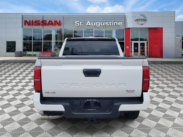 Used 2025 Toyota Tacoma SR5 AWD/4WD image 3