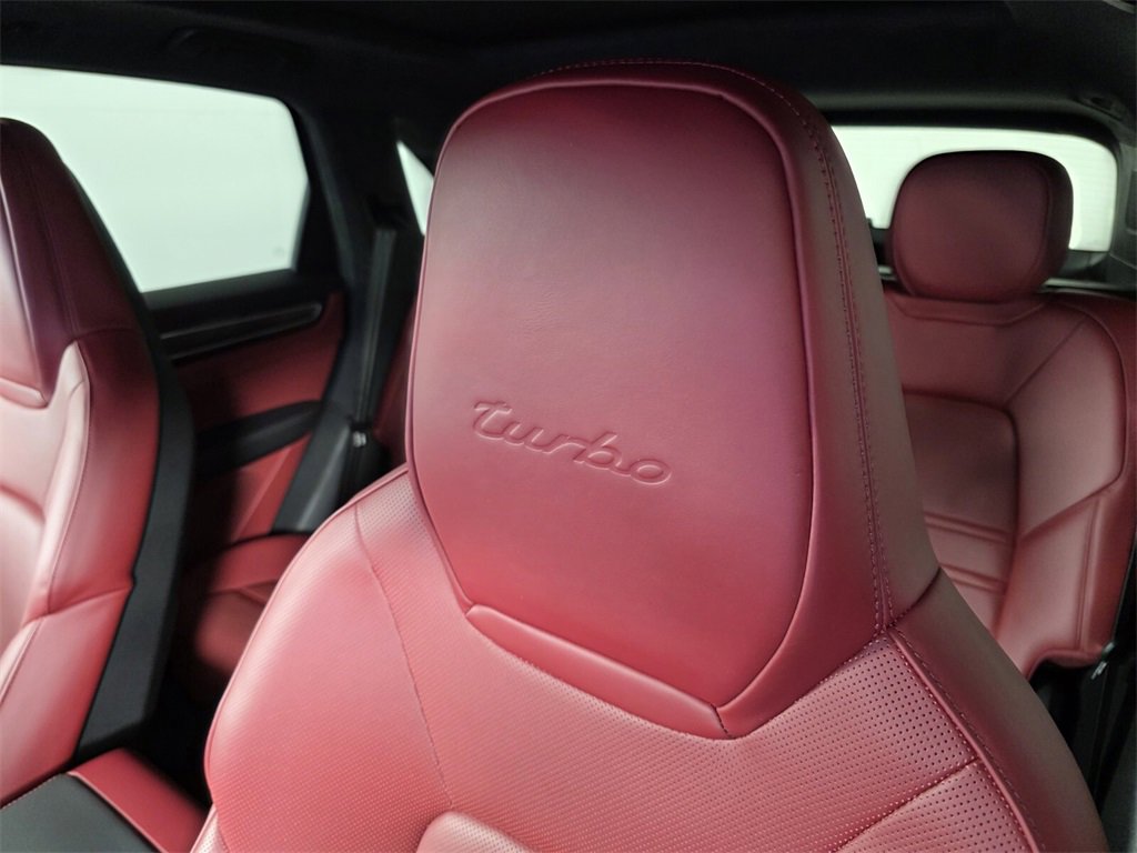 Used 2023 Porsche Cayenne Turbo image 12