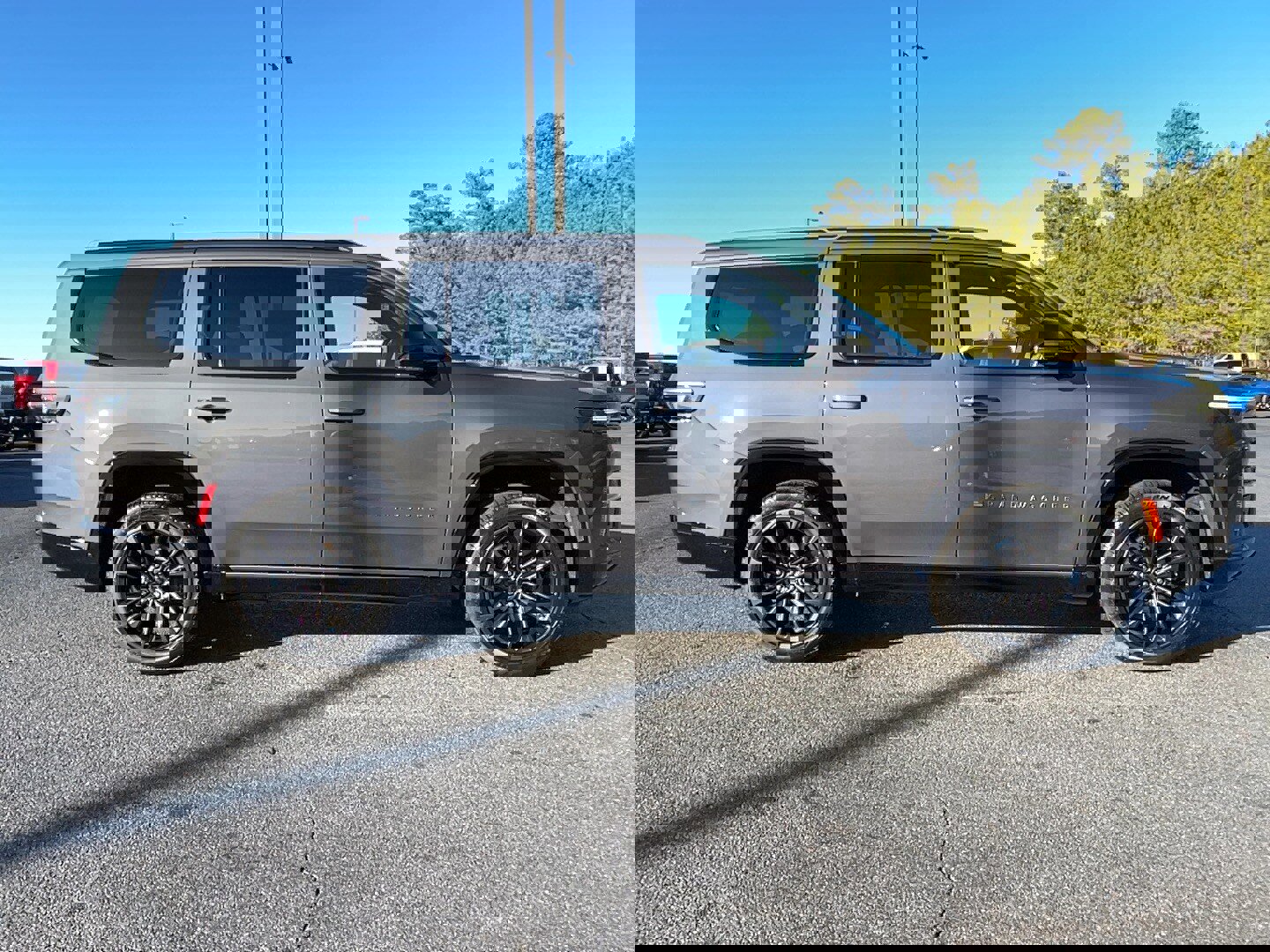 New 2026 Jeep Grand Wagoneer Summit w/ Rear Seat Video Group I image 4