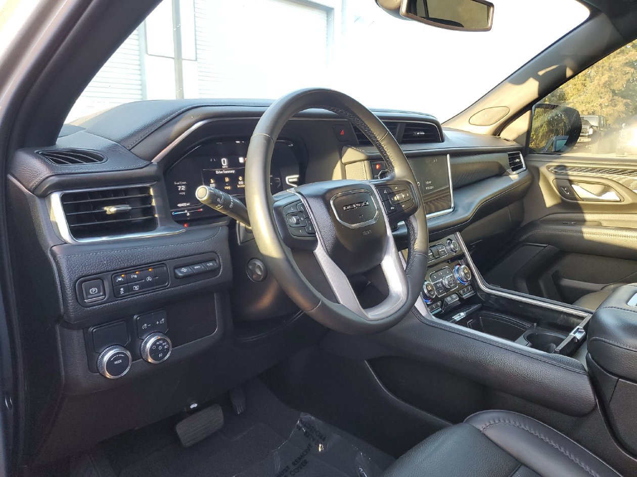 Used 2023 GMC Yukon XL Denali RWD image 18