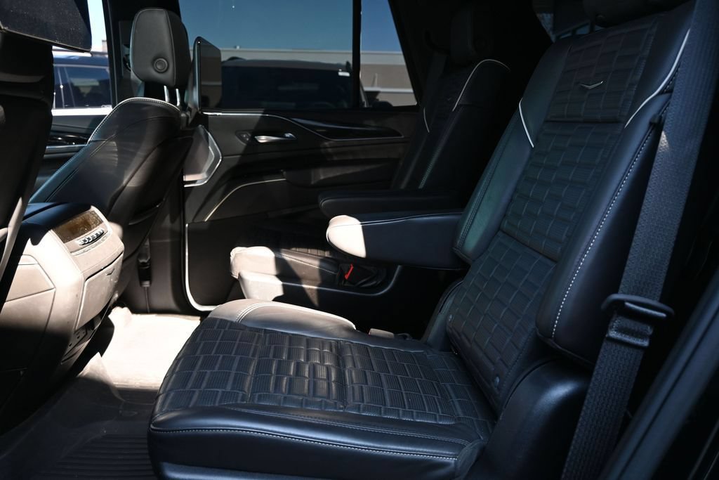 Used 2023 Cadillac Escalade V w/ LPO, ONYX Package AWD/4WD image 36