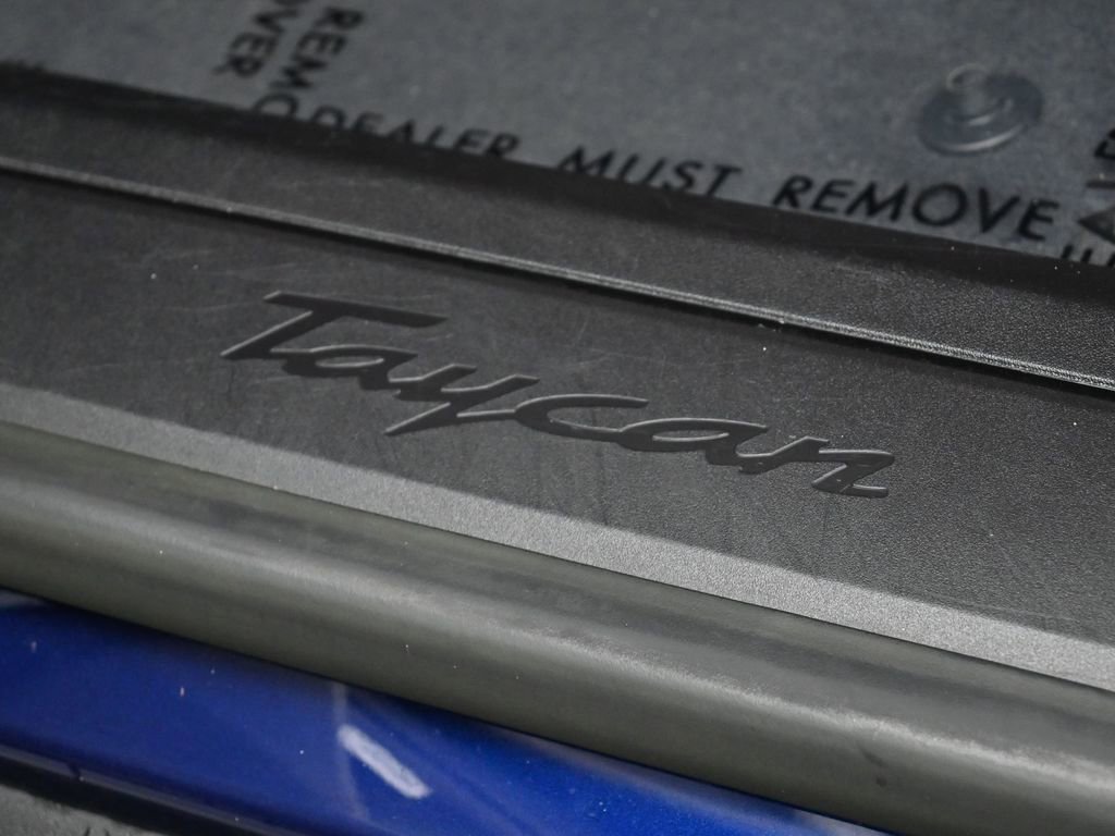 Used 2022 Porsche Taycan image 20