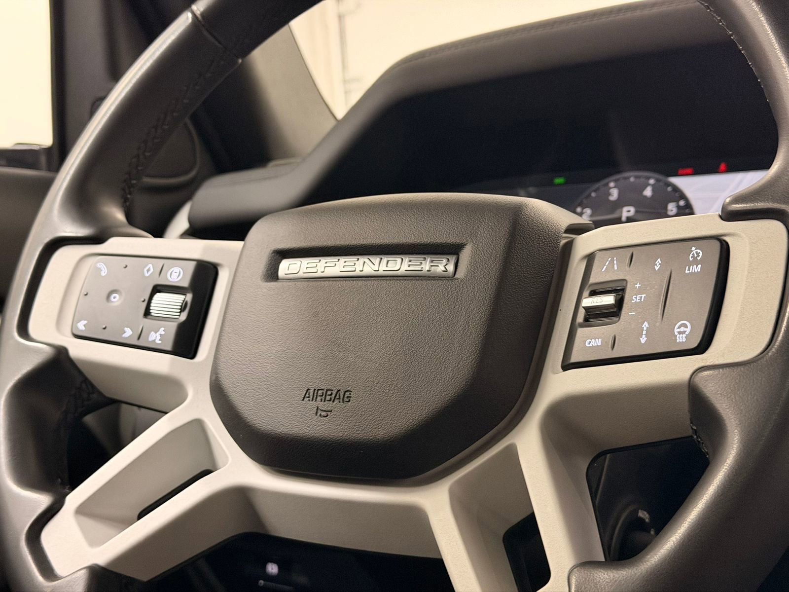 Used 2025 Land Rover Defender 110 S AWD/4WD image 22