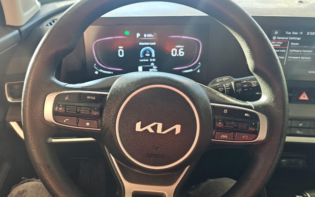 Used 2024 Kia Sportage LX AWD/4WD image 9