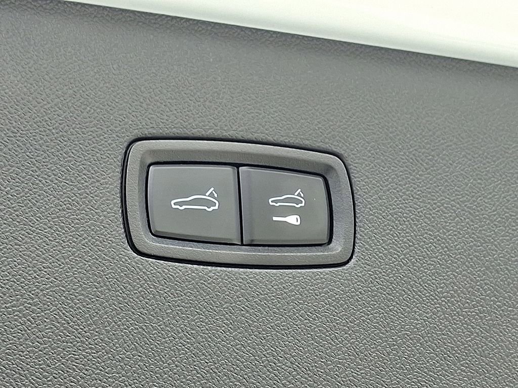 Used 2024 Porsche Cayenne S image 31
